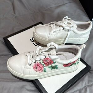 J/Slides NYC Shoe Box